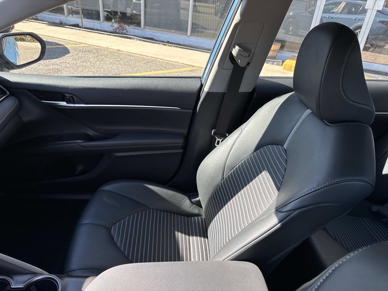 Used 2024 Toyota Camry SE image 14