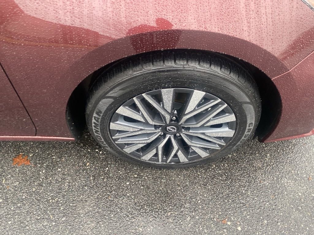 Used 2024 Nissan Altima 2.5 SV image 9