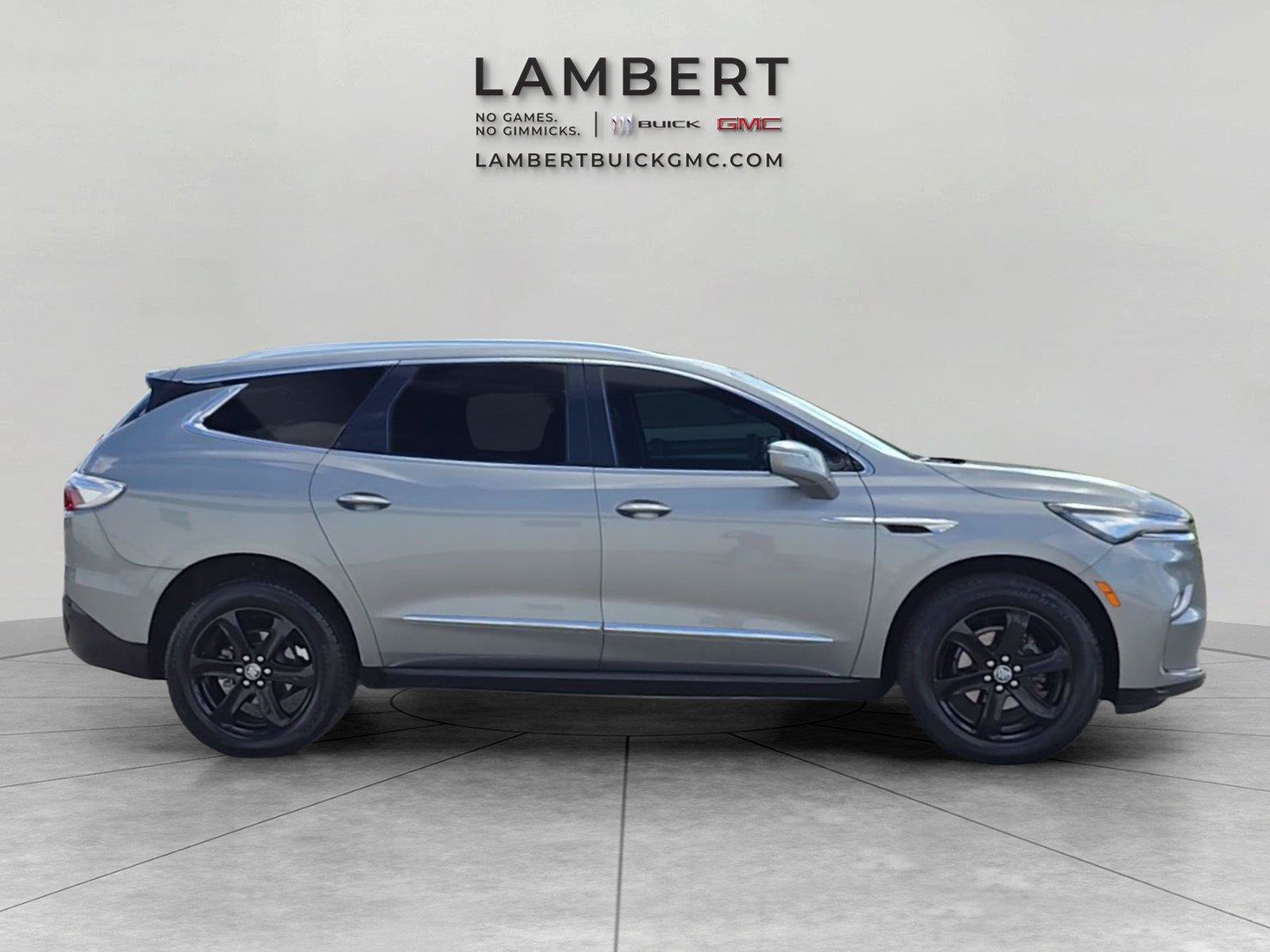 Used 2023 Buick Enclave Essence w/ Experience Buick Package FWD image 4
