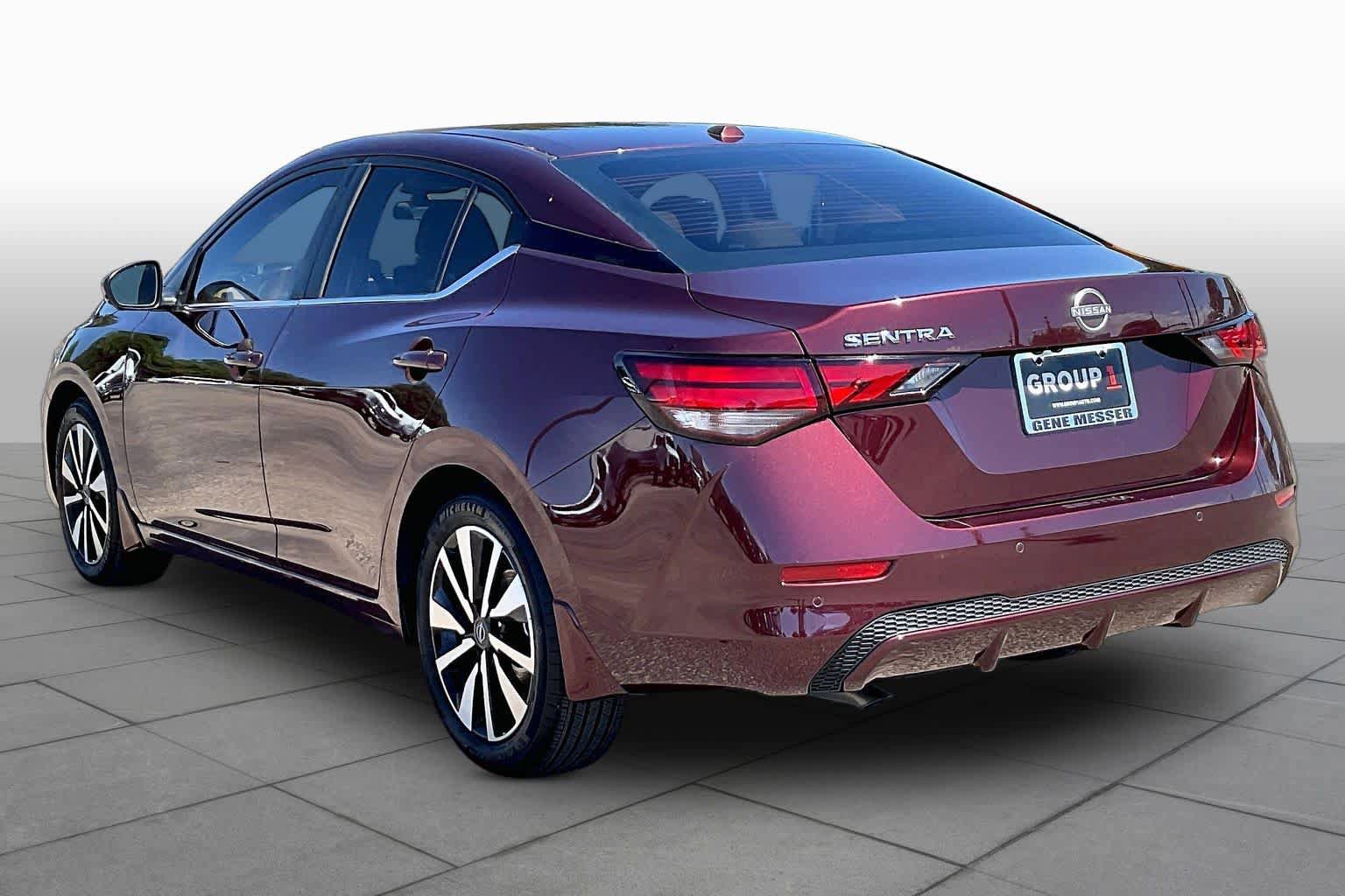 Used 2025 Nissan Sentra SV w/ SV Premium Package FWD image 12