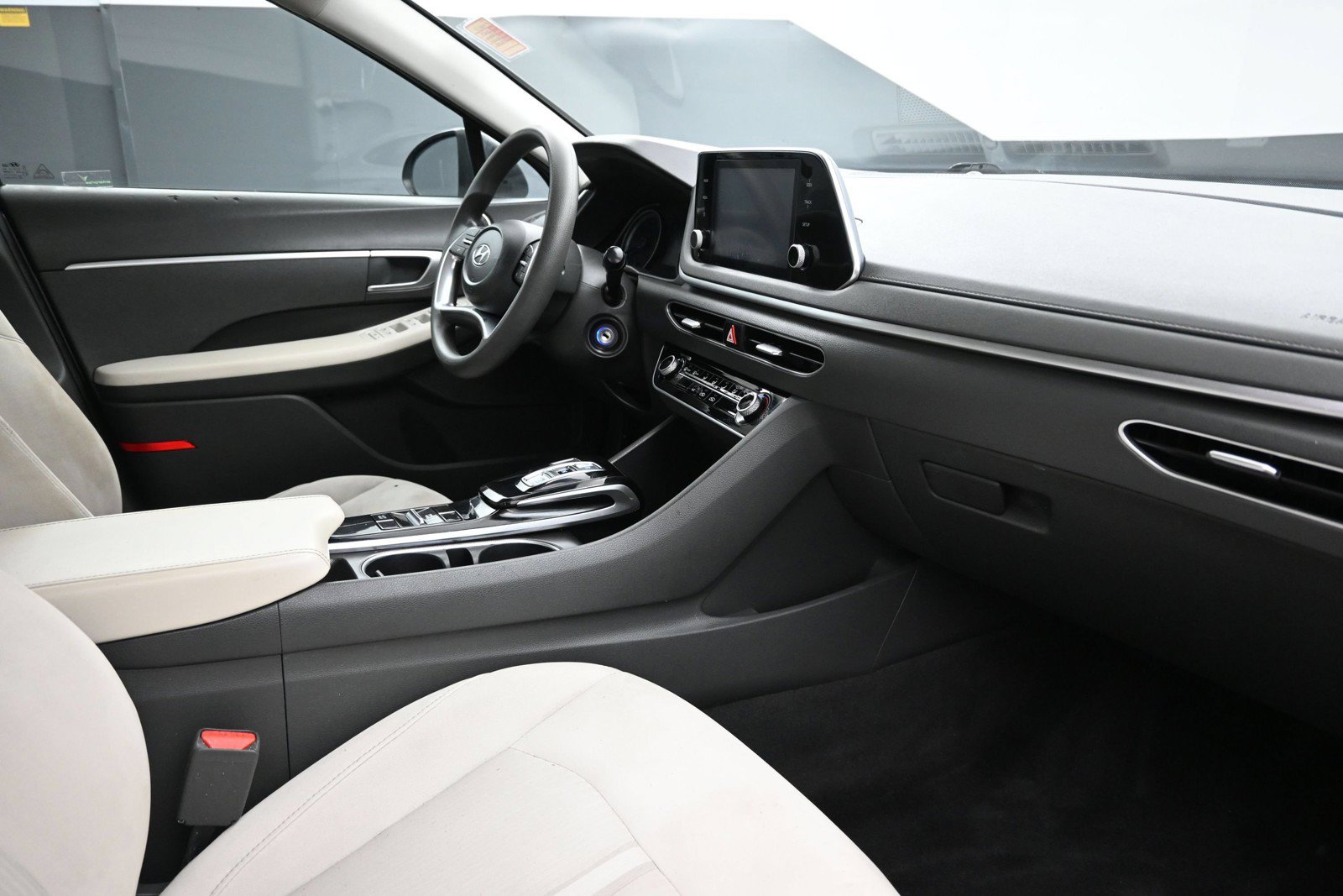 Certified 2023 Hyundai Sonata SE w/ Cargo Package FWD image 26