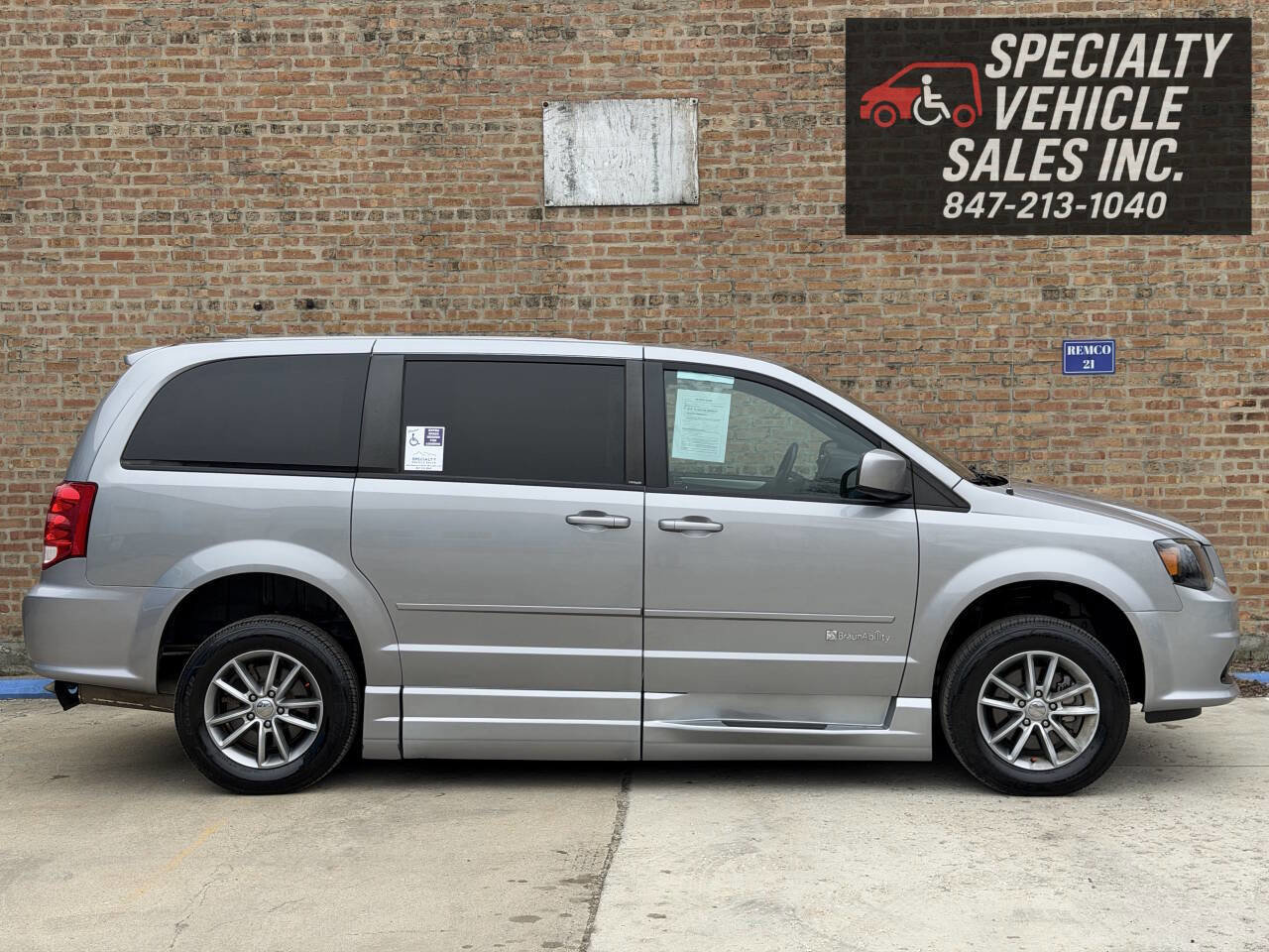 Used 2014 Dodge Grand Caravan R/T image 7