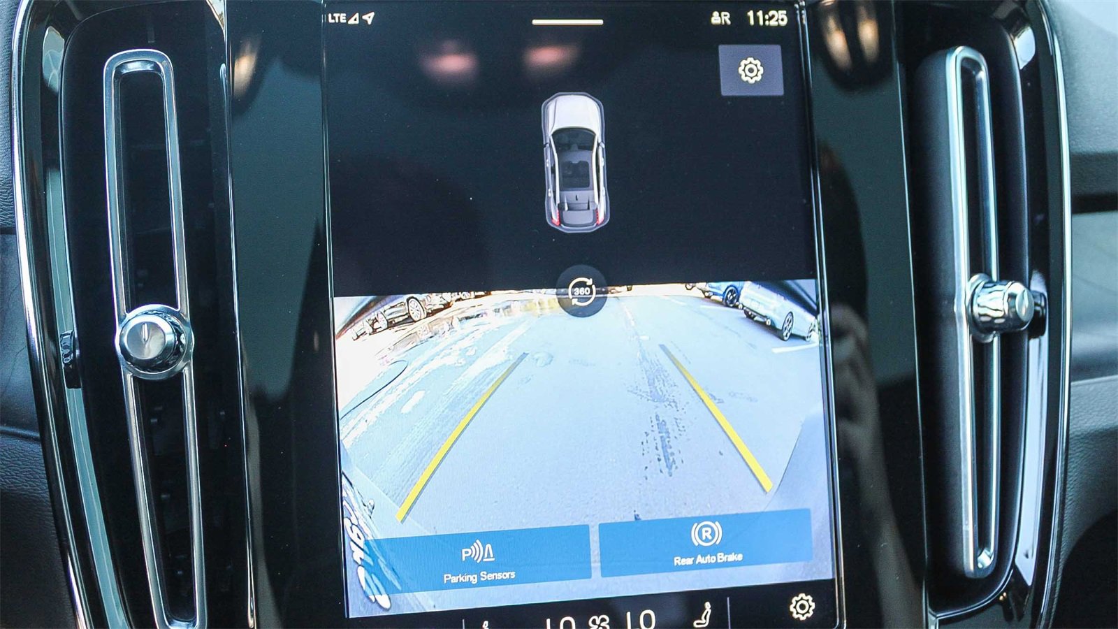 Used 2023 Volvo C40 P8 Recharge Plus w/ Protection Package Premier image 24