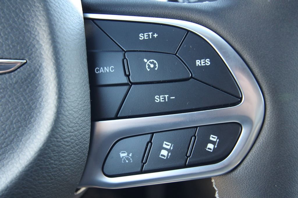 New 2026 Chrysler Pacifica Limited image 21