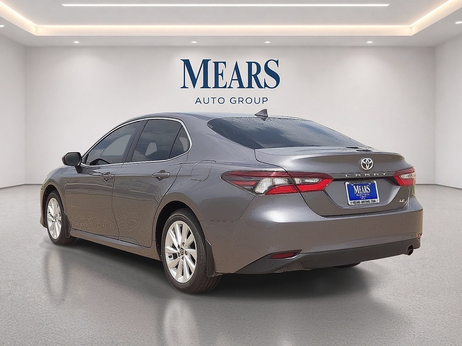 Used 2024 Toyota Camry LE FWD image 3