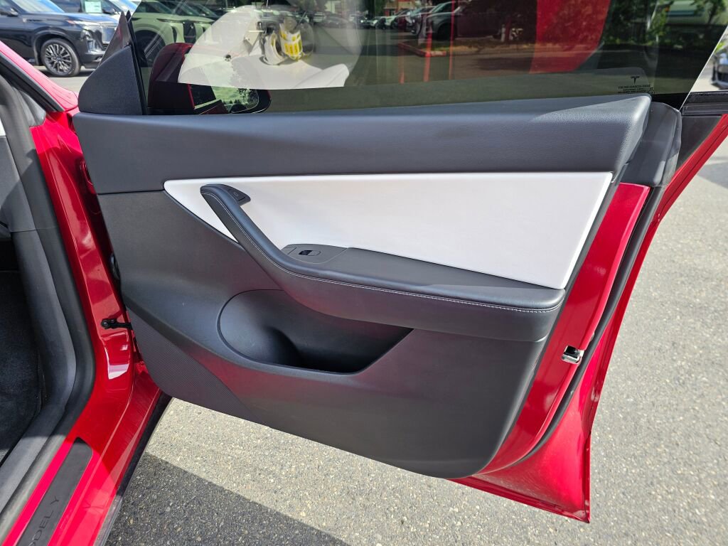 Used 2022 Tesla Model Y Performance AWD/4WD image 10