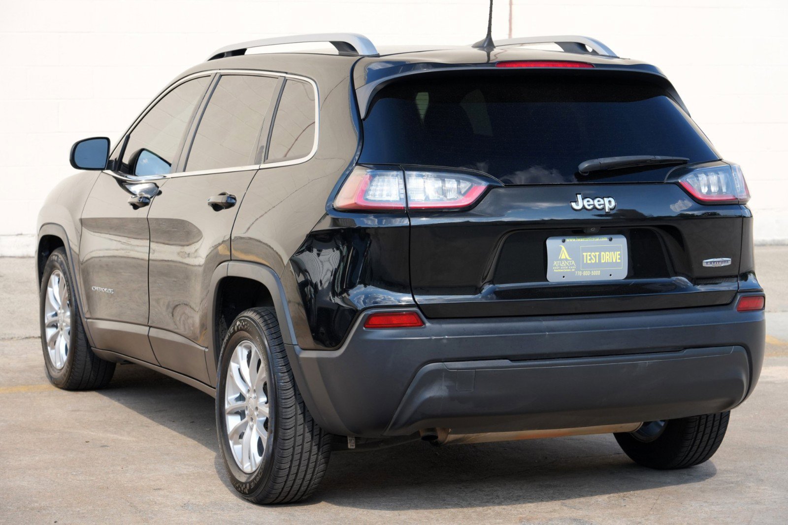 Used 2019 Jeep Cherokee Latitude w/ Popular Appearance Group FWD image 43