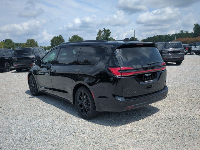 New 2027 Chrysler Pacifica Limited w/ Family Tech Group FWD image 3