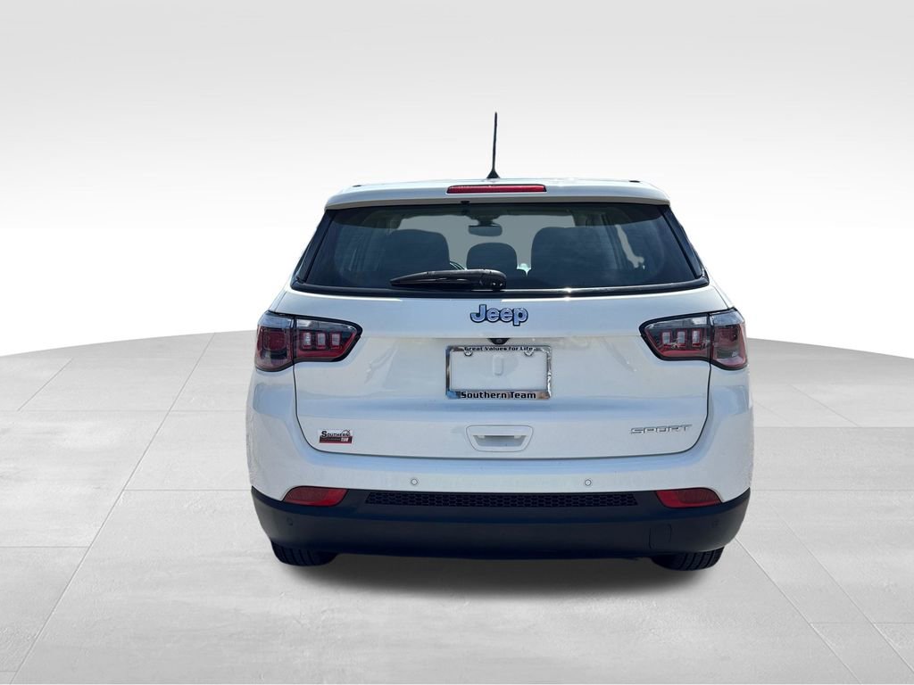 Used 2018 Jeep Compass Sport image 5