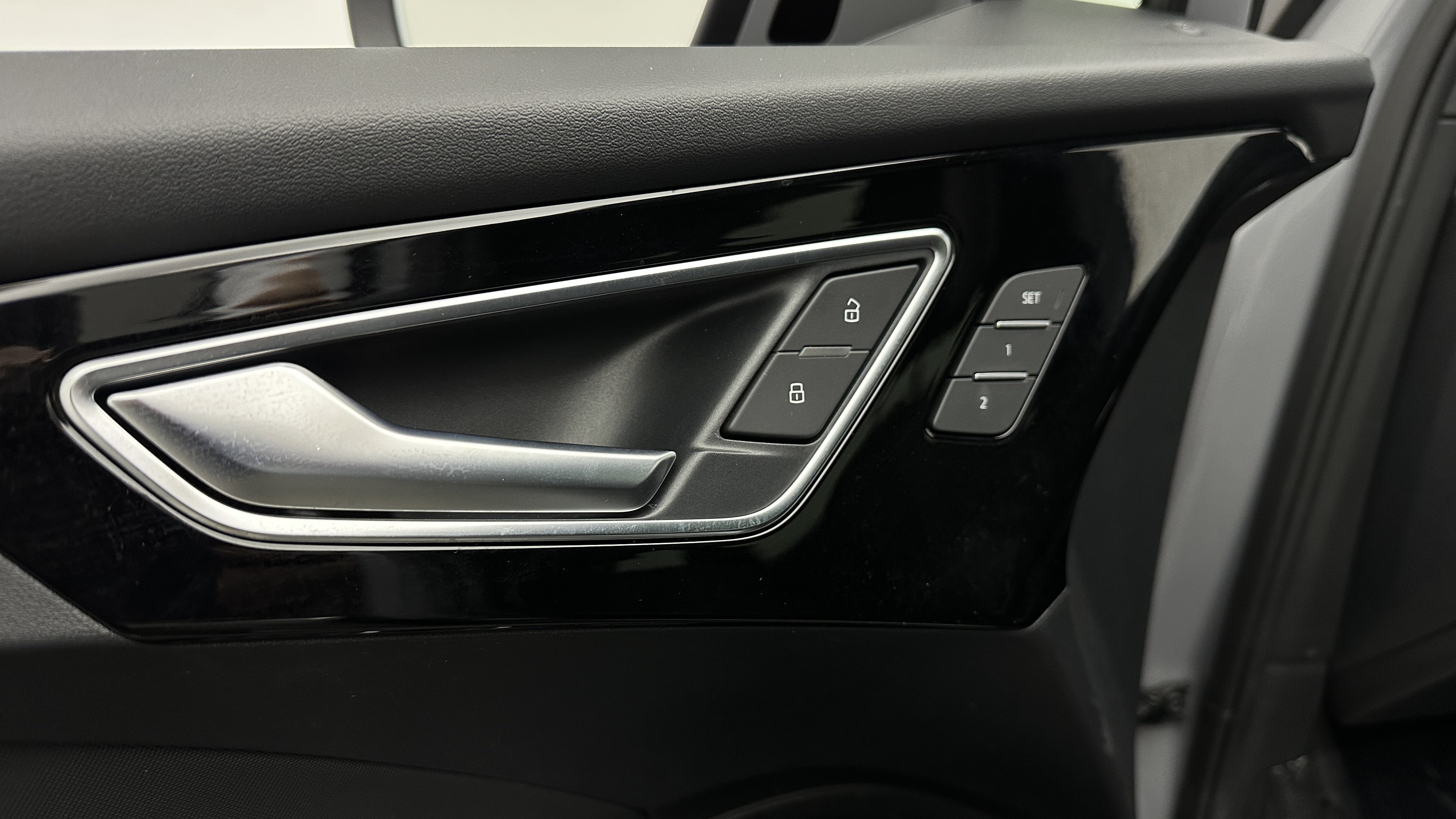 Used 2023 Audi Q4 e-tron Premium Plus RWD image 14