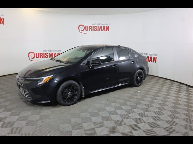 Used 2025 Toyota Corolla LE image 3