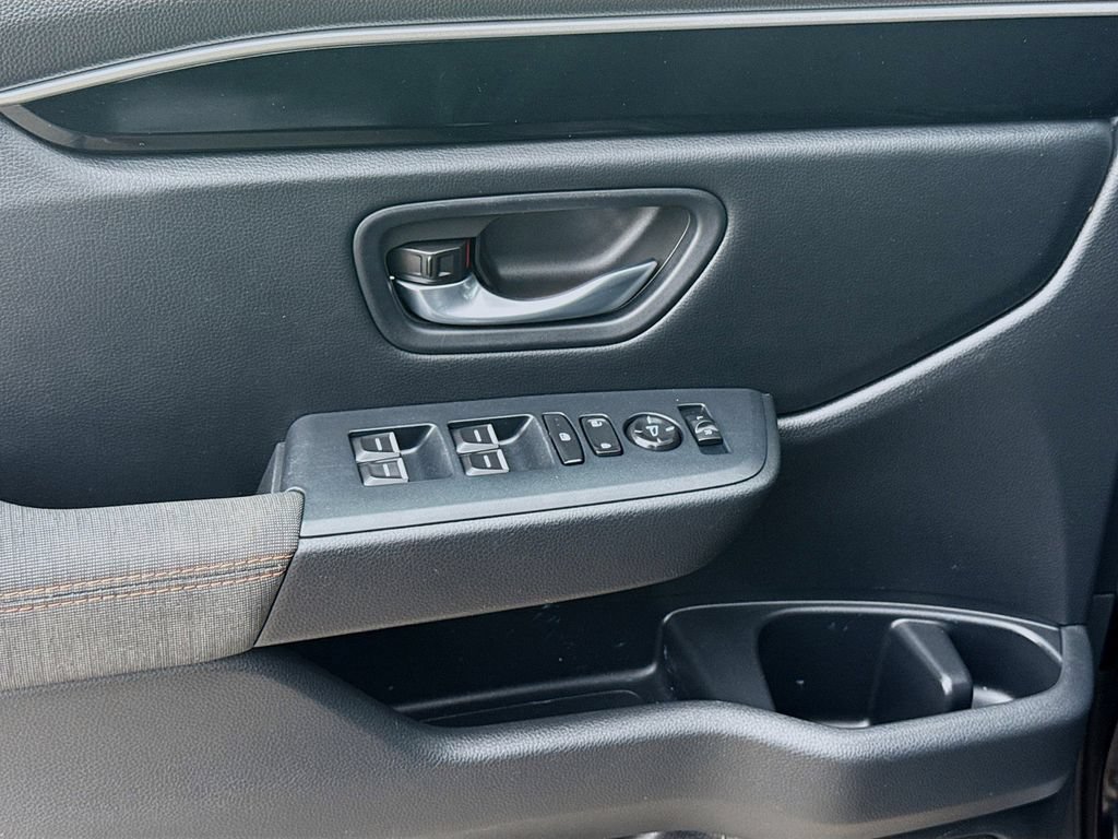Used 2025 Honda Pilot Sport image 16