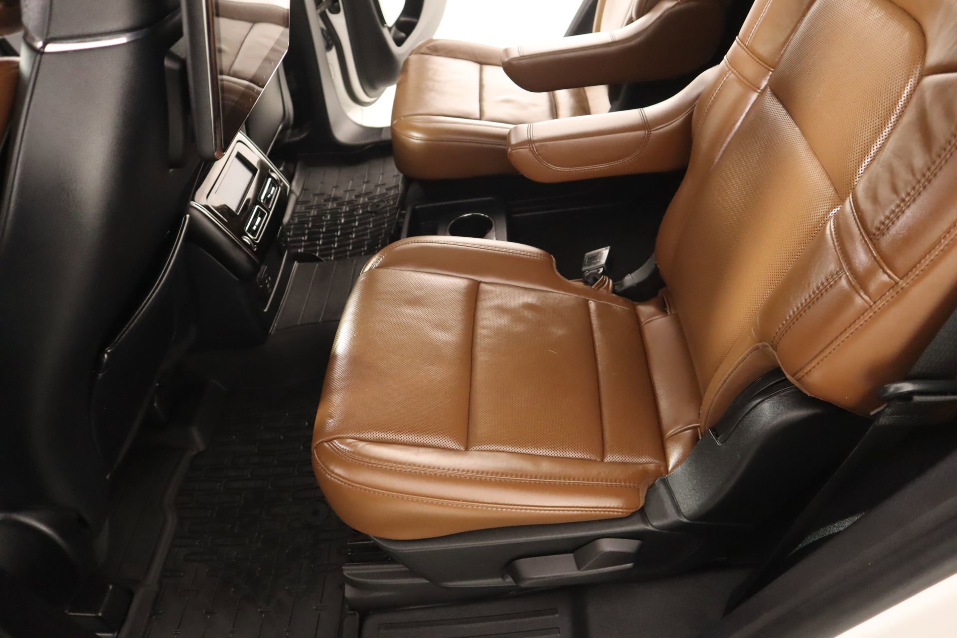 Used 2022 Lincoln Aviator Reserve w/ Equipment Group 201A image 12