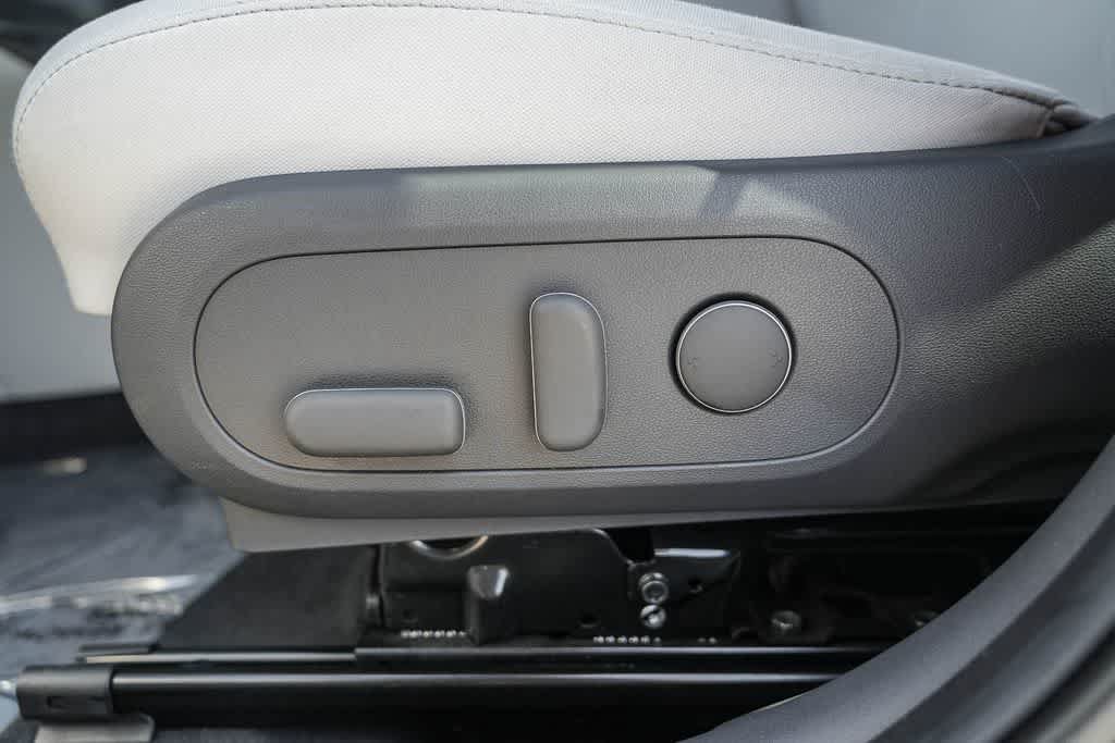 Used 2024 Hyundai Kona SEL FWD image 21