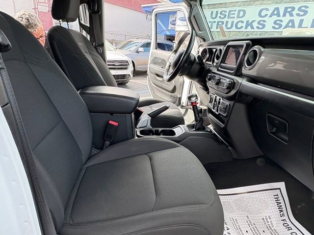 Used 2018 Jeep Wrangler Unlimited Sahara image 23