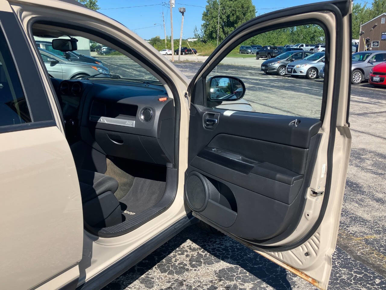 Used 2017 Jeep Compass Sport w/ Power Value Group image 13