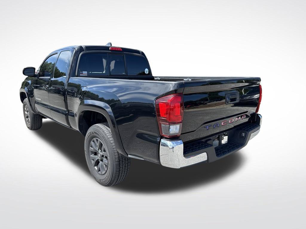 Used 2023 Toyota Tacoma SR5 w/ SR5 Appearance Package RWD image 4