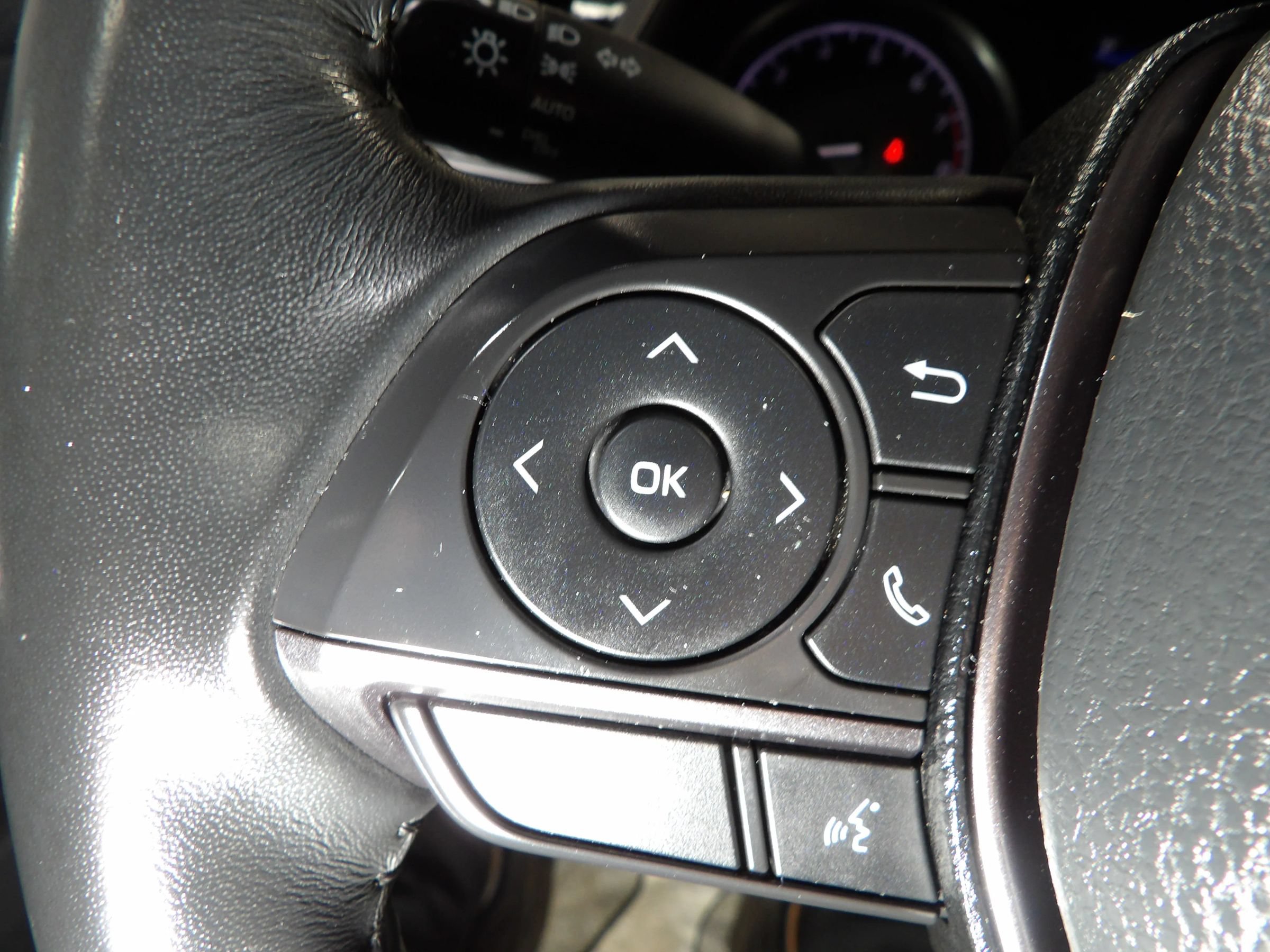 Used 2023 Toyota Camry SE FWD image 23