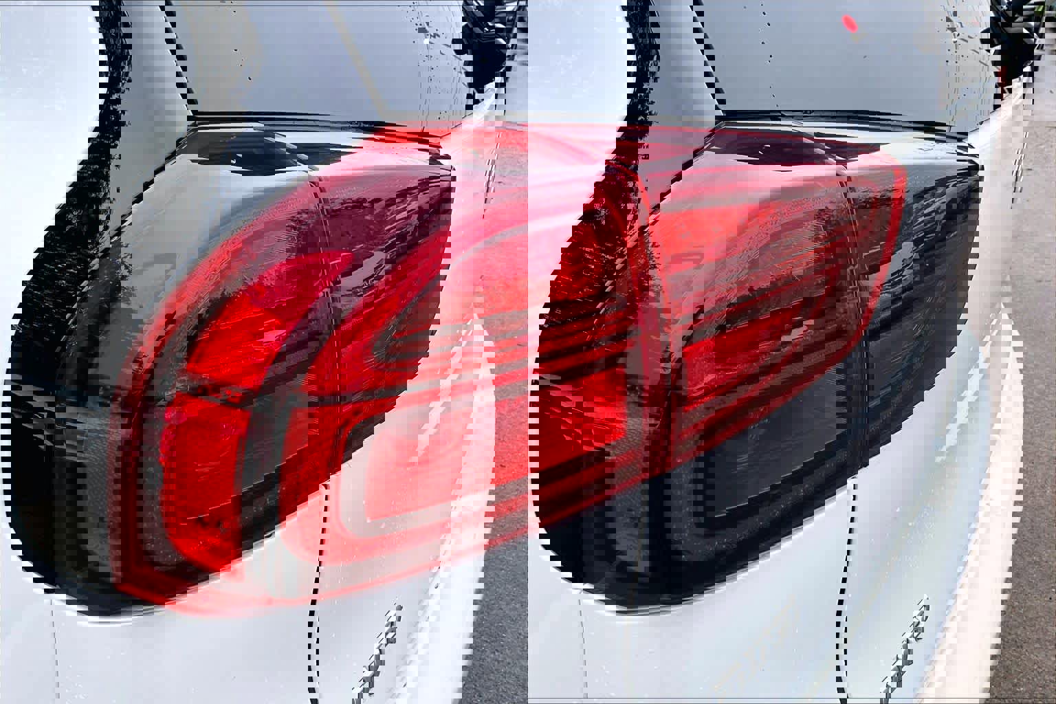 Used 2022 Kia Niro EX Premium FWD image 28