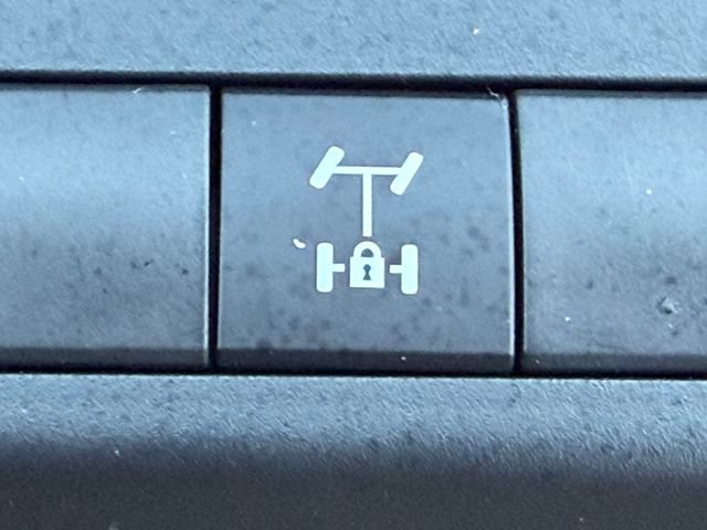 Certified 2025 Toyota 4Runner TRD Off-Road AWD/4WD image 37