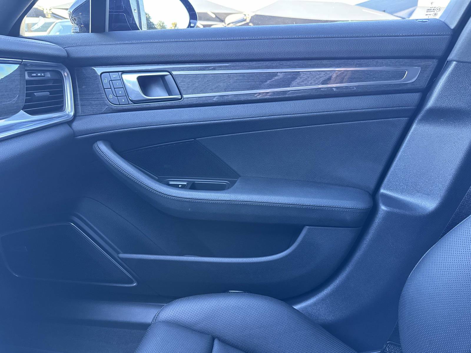 Certified 2023 Porsche Panamera Platinum Edition image 24