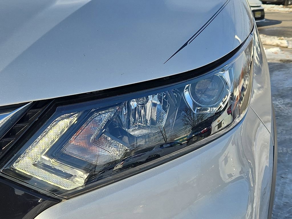 Used 2020 Nissan Rogue Sport SV w/ All-Weather Package image 14