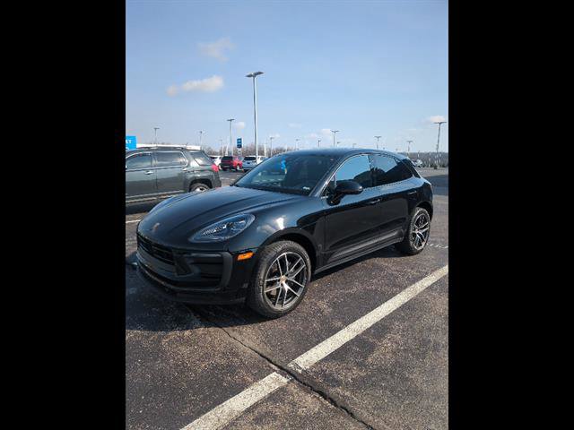 Used 2023 Porsche Macan image 1