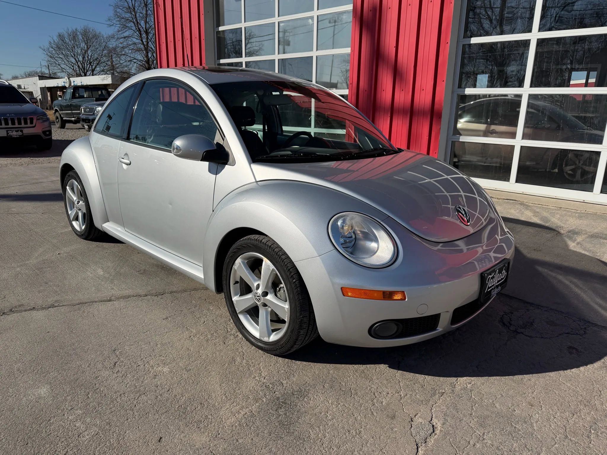Used 2006 Volkswagen Beetle 2.5 Hatchback 2D image 2