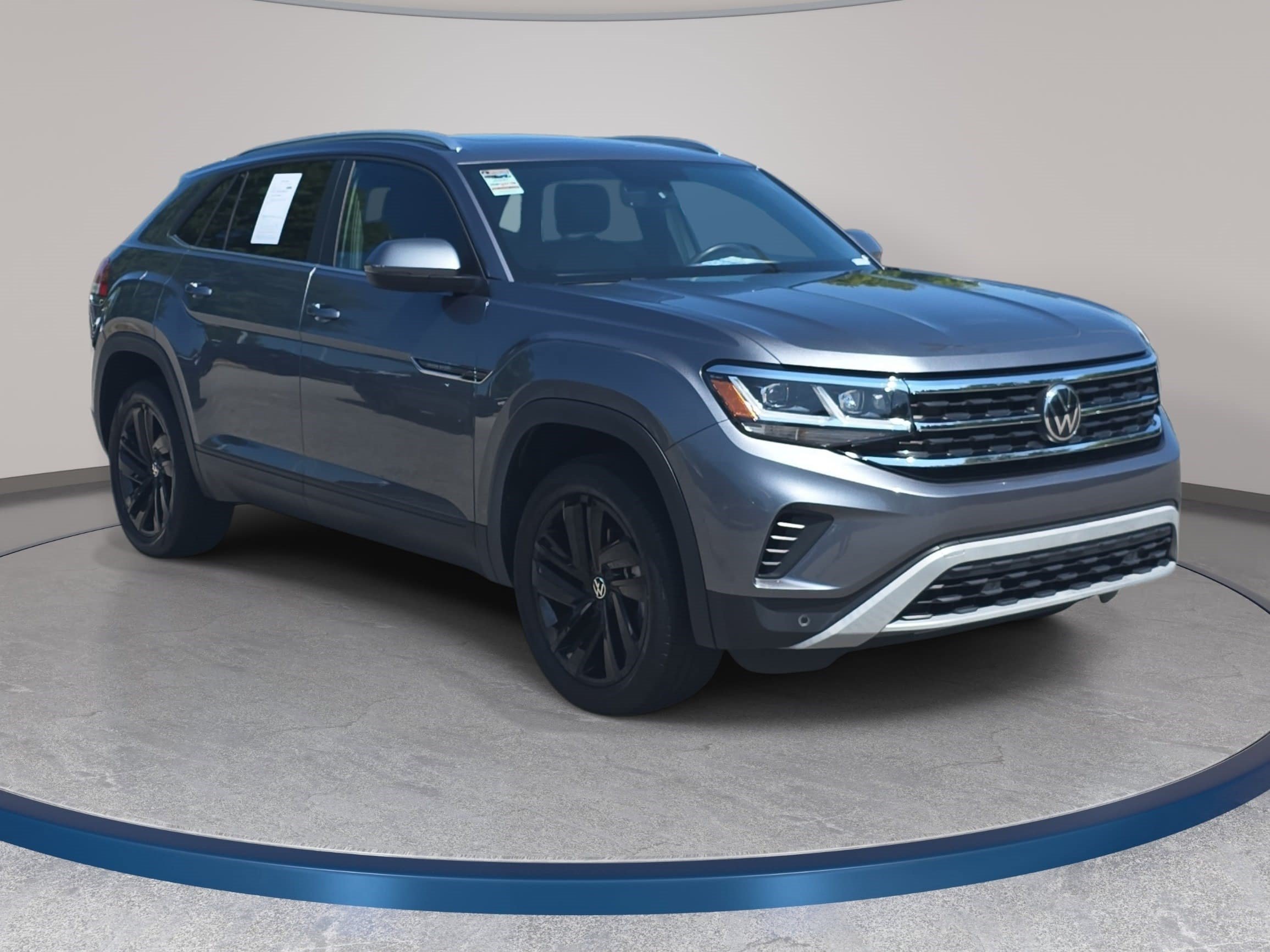 Used 2023 Volkswagen Atlas Cross Sport SE w/ Panoramic Sunroof Package FWD image 3
