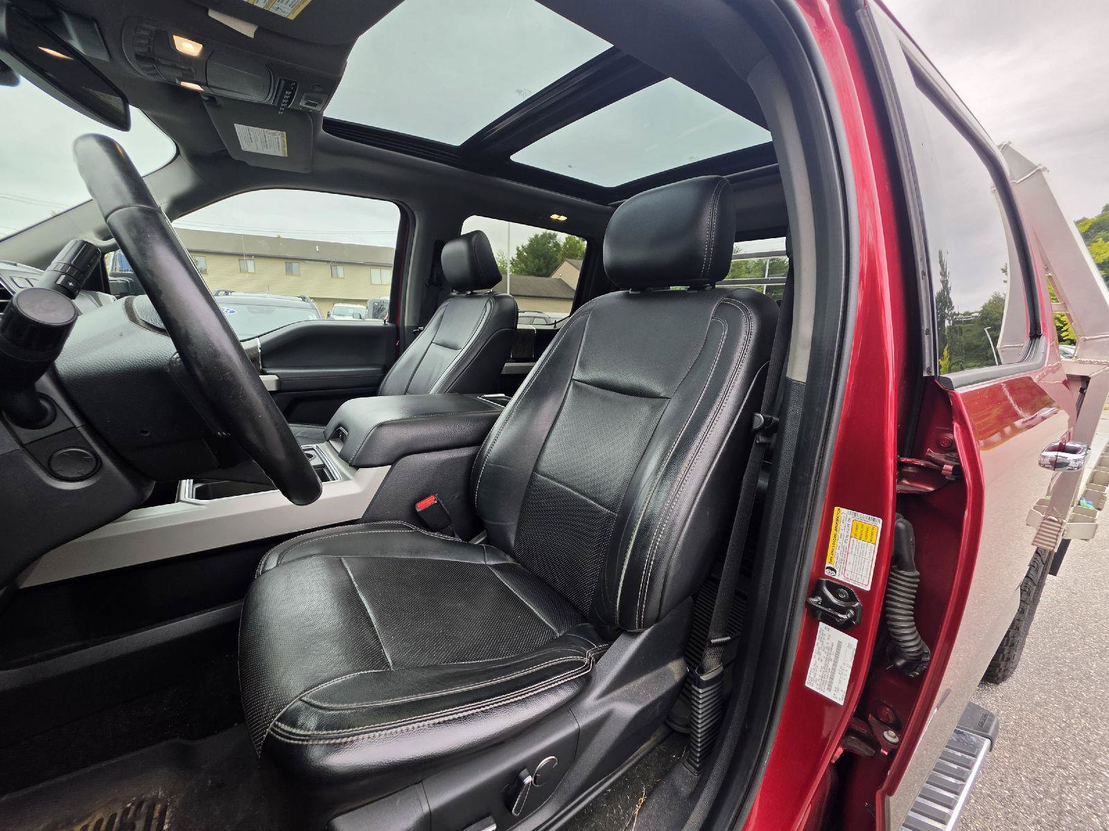 Used 2017 Ford F250 Lariat w/ Lariat Ultimate Package AWD/4WD image 14