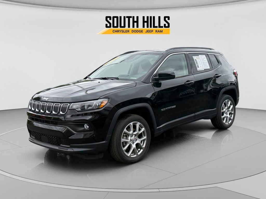 Used 2022 Jeep Compass Latitude w/ Sun and Sound Group AWD/4WD image 1