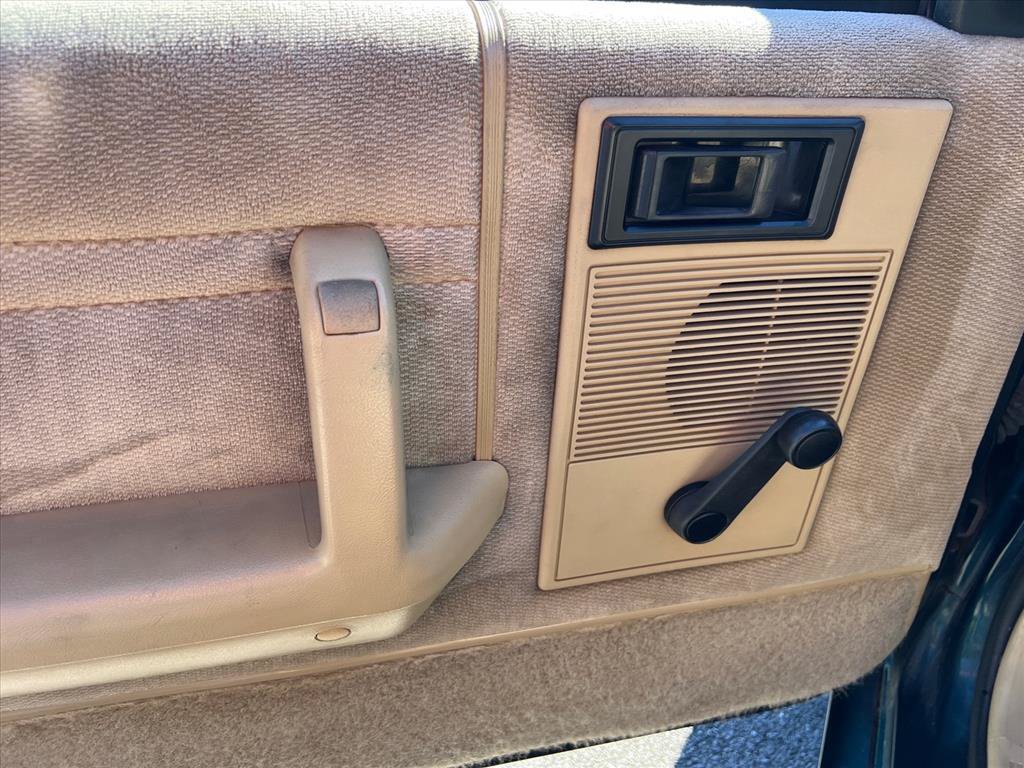 Used 1993 Dodge Shadow ES FWD image 16