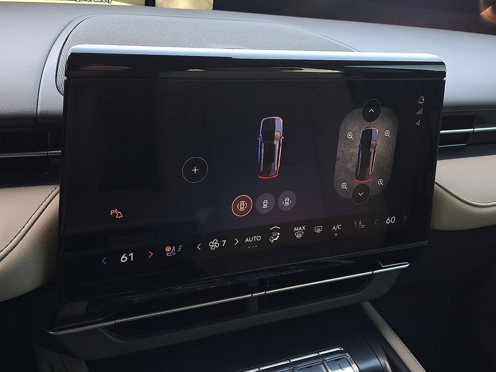 Certified 2024 Lincoln Nautilus Premier AWD/4WD image 18