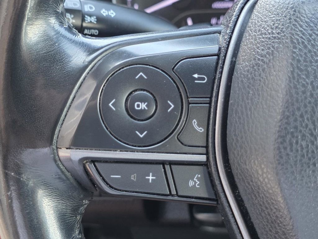 Used 2021 Toyota Camry SE image 19