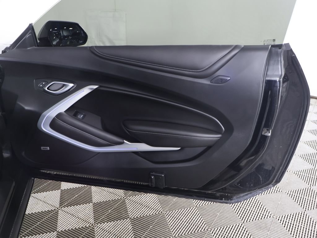 Used 2017 Chevrolet Camaro SS RWD image 25