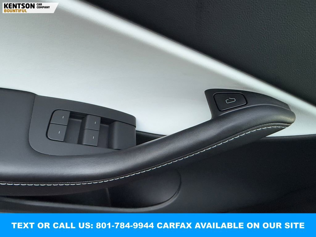 Used 2022 Tesla Model Y Performance image 21