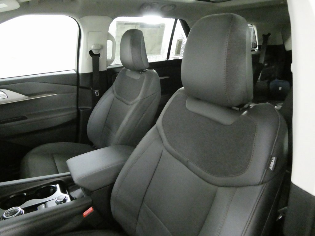 New 2025 Ford Explorer Active w/ Active Comfort Package image 28