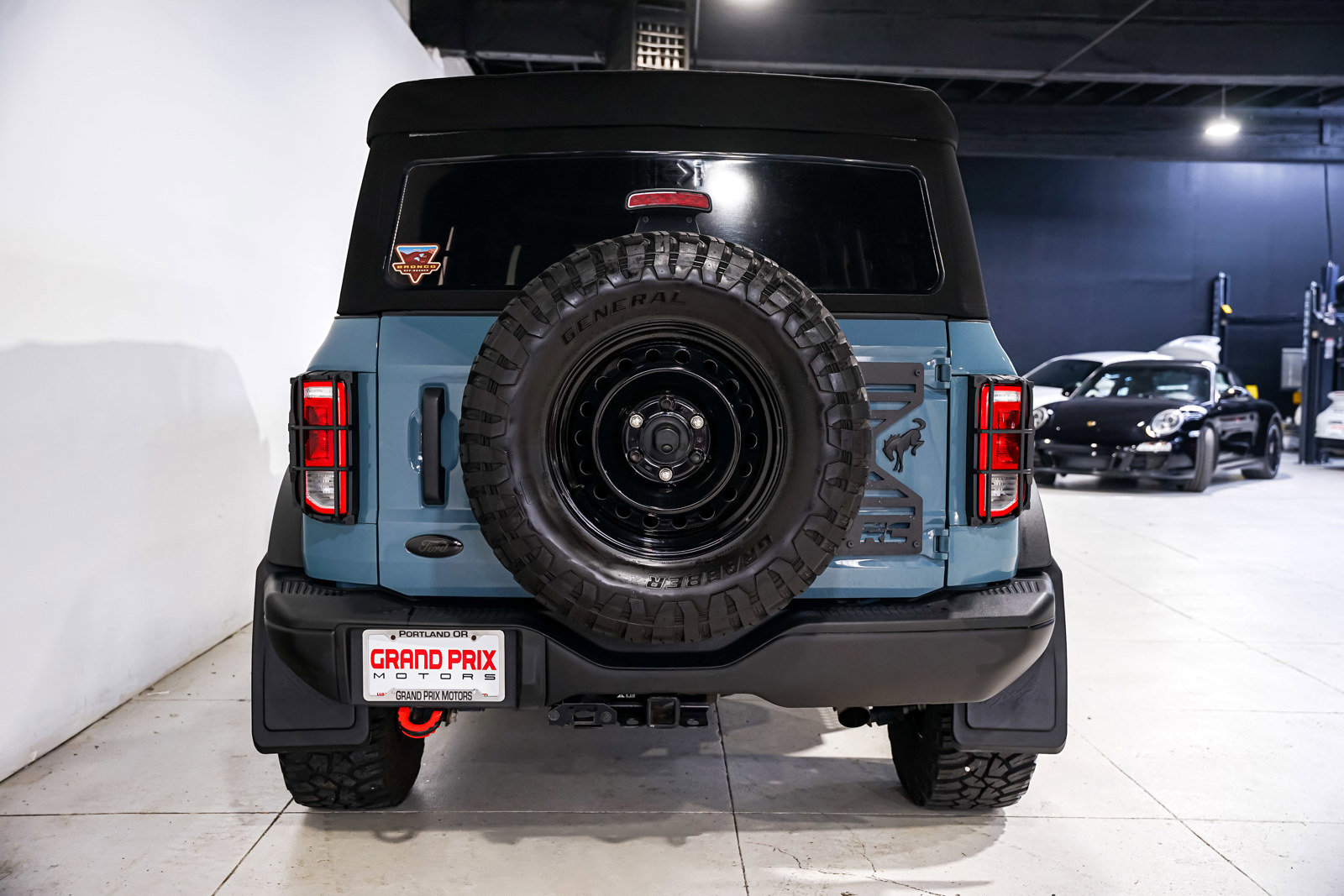 Used 2022 Ford Bronco Black Diamond image 4