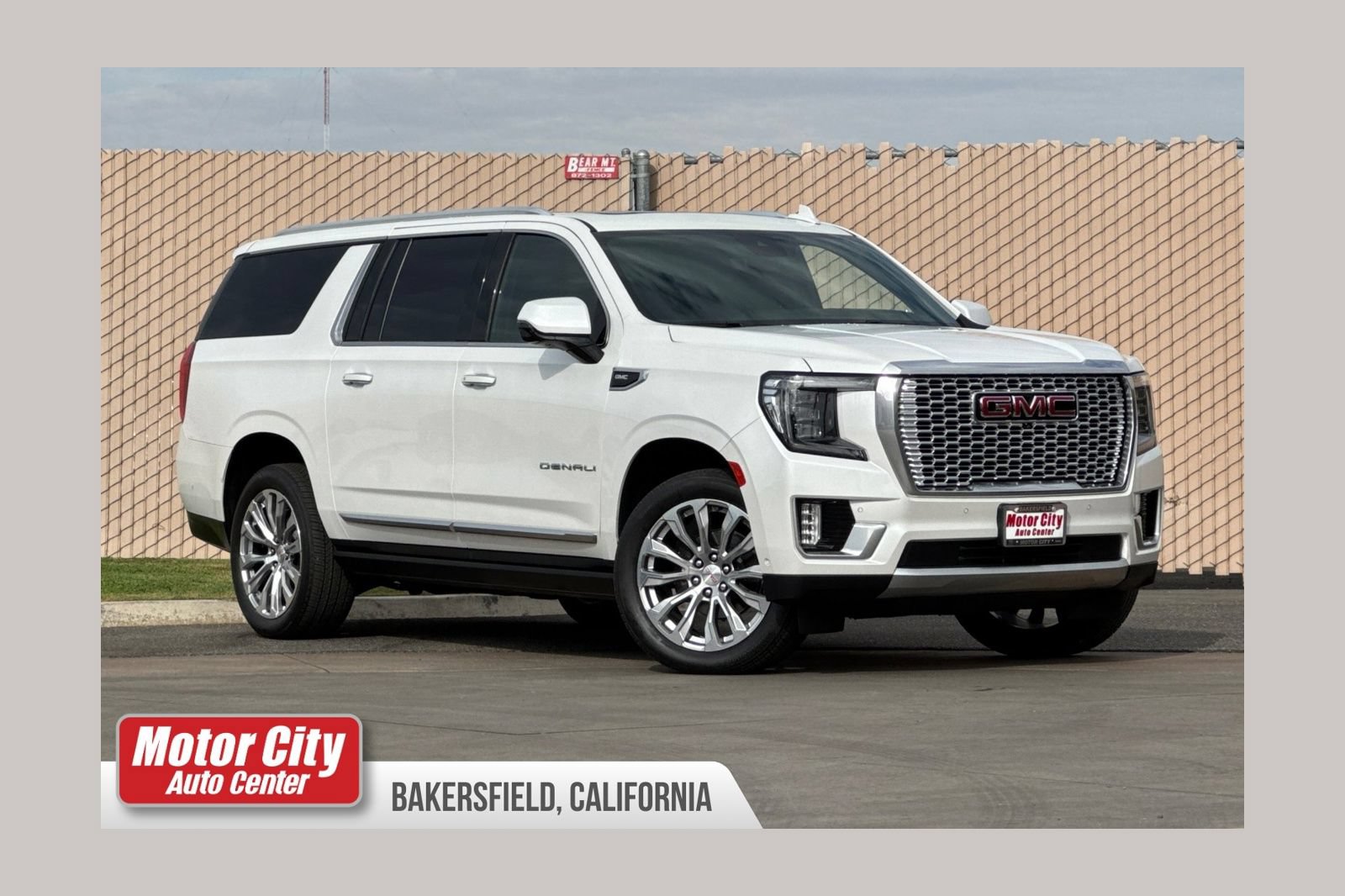 Certified 2024 GMC Yukon XL Denali w/ Advanced Technology Package AWD/4WD image 1