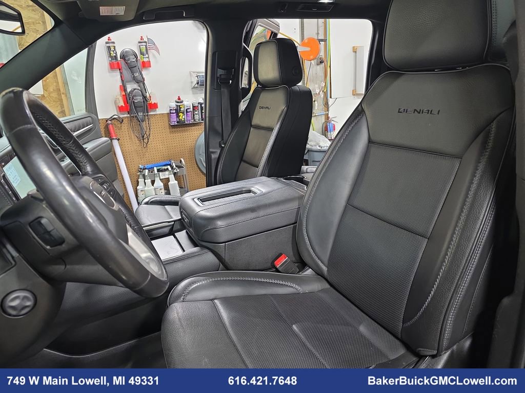 Used 2022 GMC Yukon XL Denali image 17