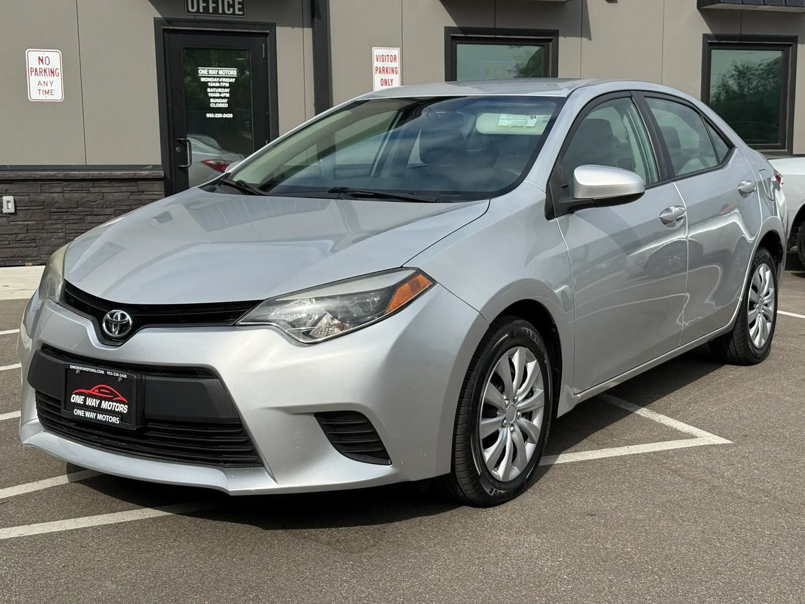Used 2014 Toyota Corolla LE FWD image 1
