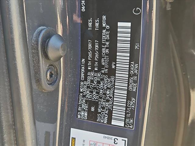 Used 2024 Toyota 4Runner TRD Off-Road Premium AWD/4WD image 18