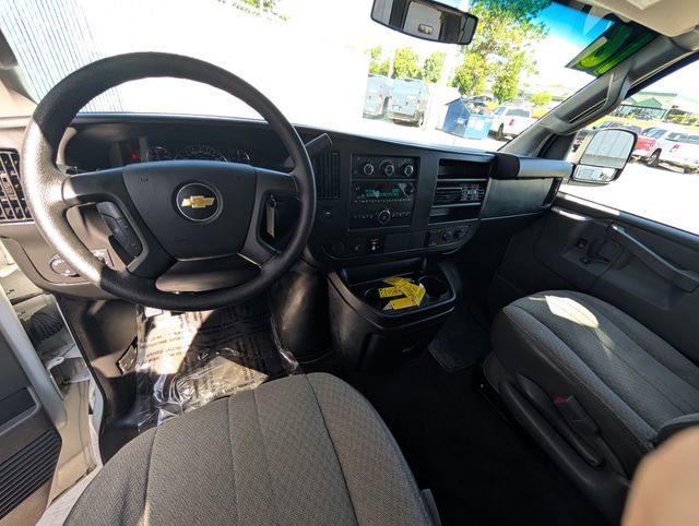 Used 2016 Chevrolet Express 3500 LT w/ LT Preferred Equipment Group RWD image 4