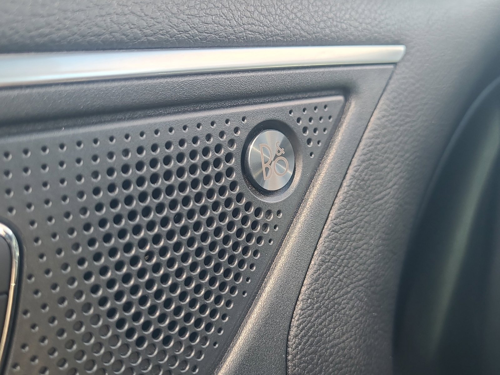 Certified 2024 Ford Edge ST w/ Equipment Group 401A image 27