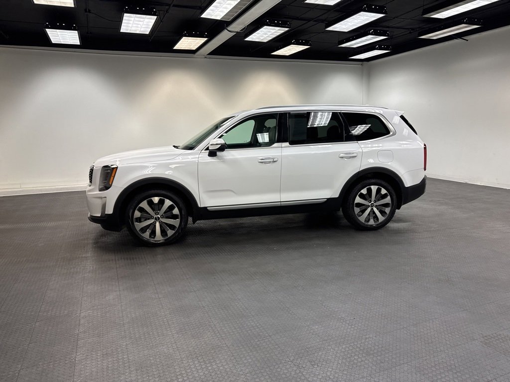 Used 2022 Kia Telluride S image 2