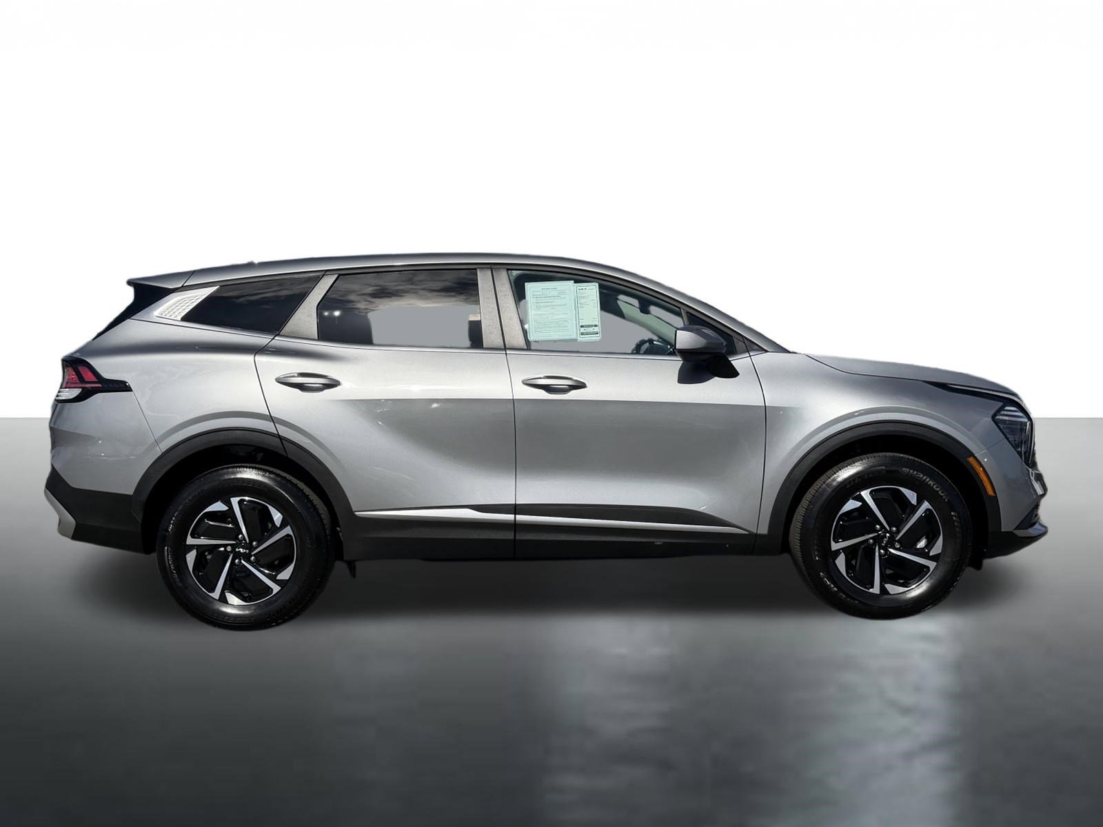 Certified 2025 Kia Sportage LX AWD/4WD image 9