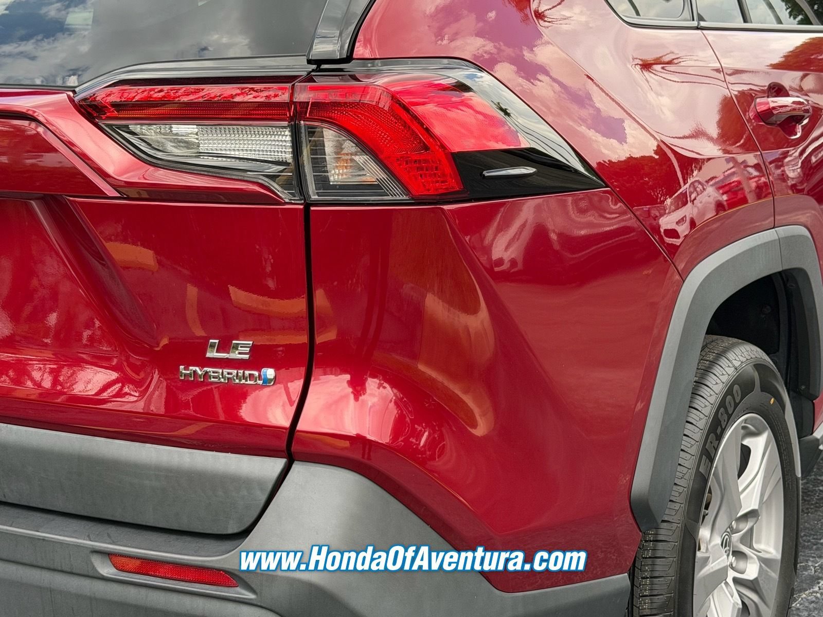 Used 2024 Toyota RAV4 LE AWD/4WD image 8