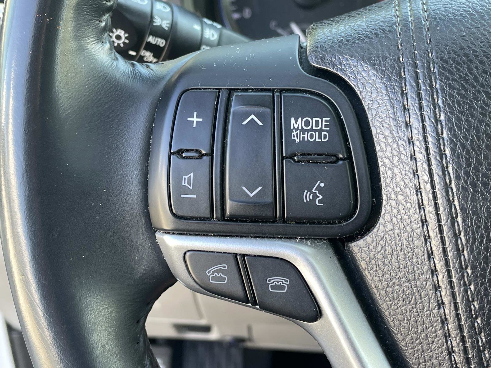 Used 2016 Toyota Highlander Limited image 5