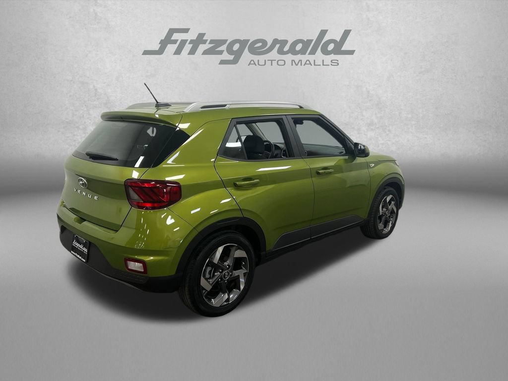 Used 2024 Hyundai Venue SEL FWD image 6