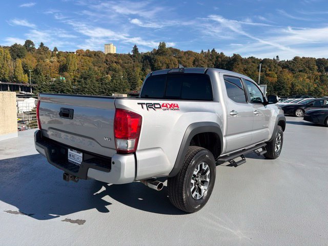Used 2016 Toyota Tacoma TRD Off-Road AWD/4WD image 3